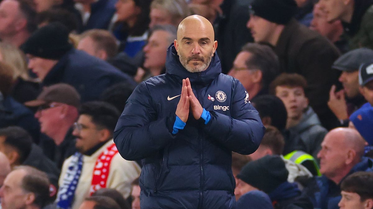 Chelsea boss Enzo Maresca - null