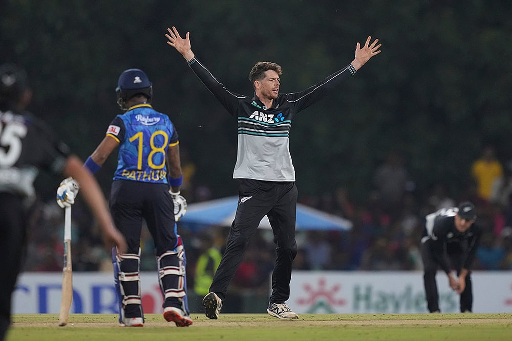 Sri Lanka vs New Zealand 1st T20I Cricket in Dambulla_Mitchell Santner