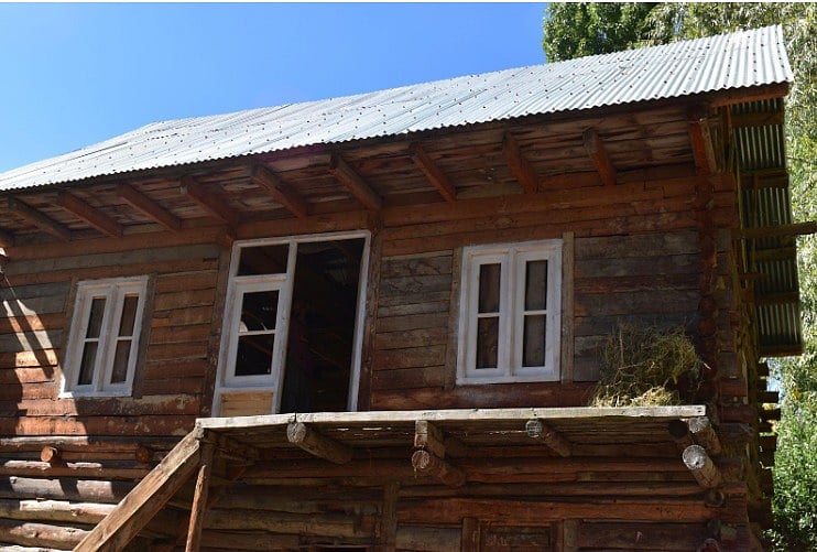 Winter Homes in Kashmir