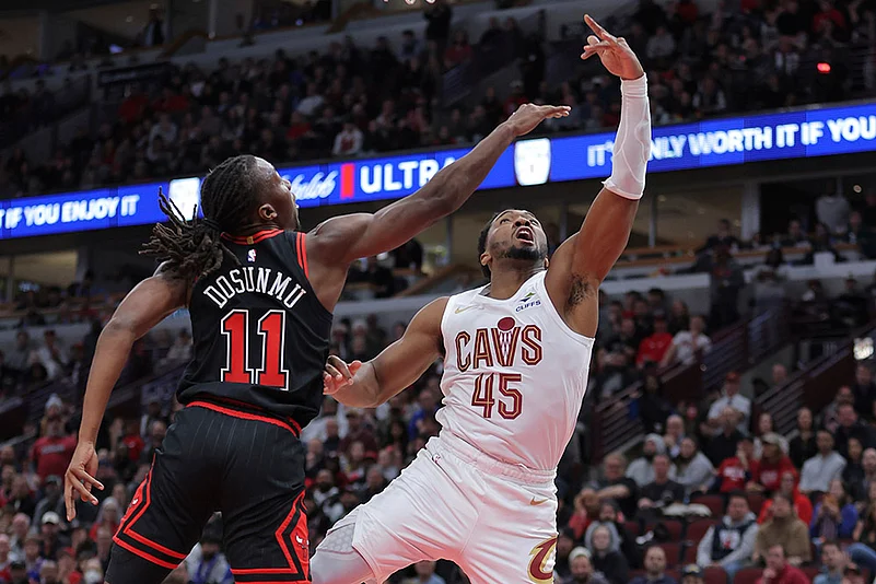 NBA Cleveland Cavaliers vs Chicago Bulls Baseketball match photos_Ayo Dosunmu