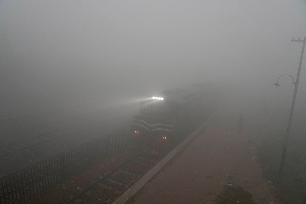 Pakistan air pollution Smog weather_Toxic smog