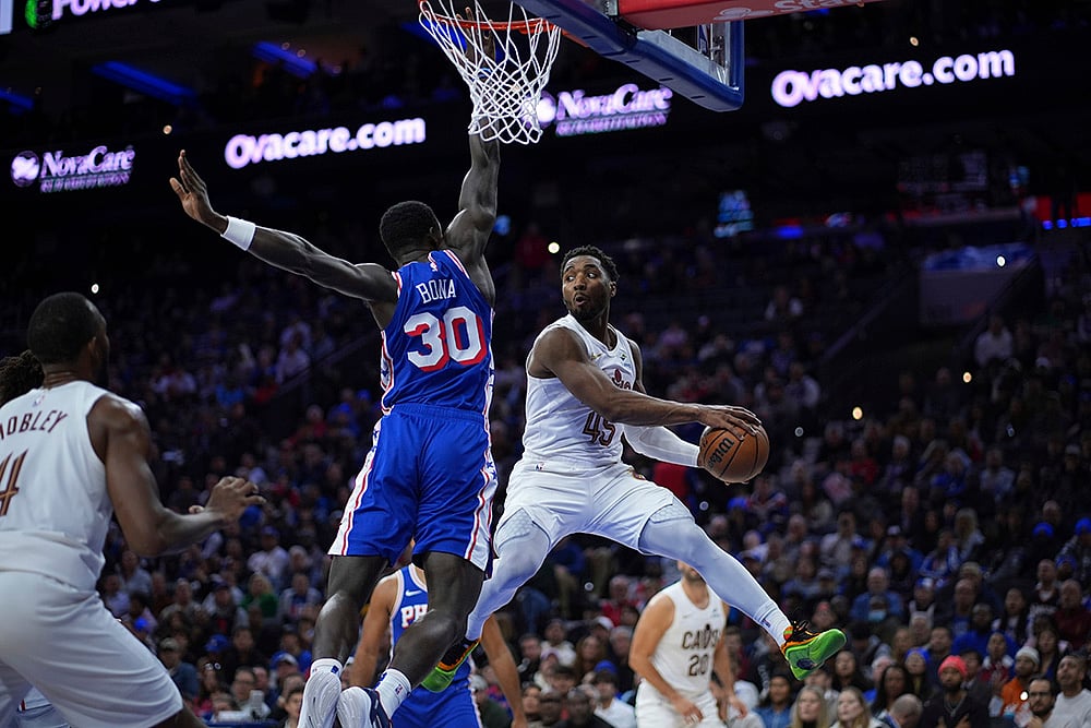 Cleveland Cavaliers vs Philadelphia 76ers NBA basketball match photo gallery_Donovan Mitchell