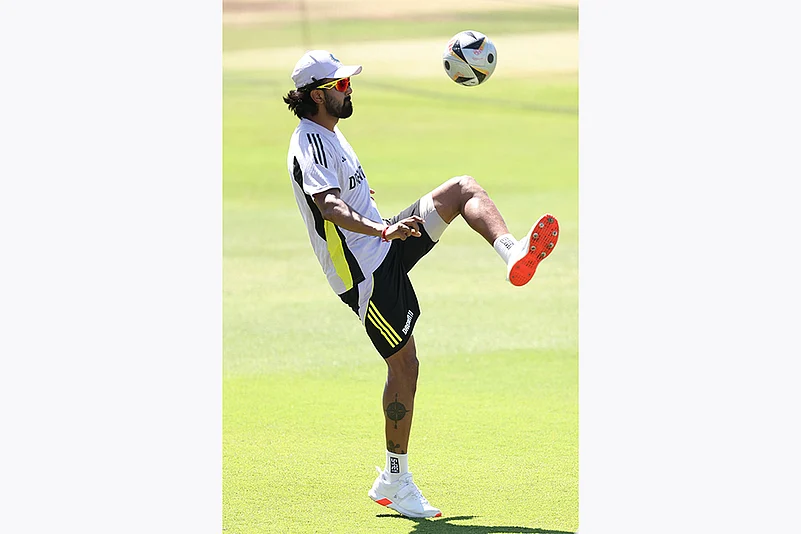 India vs australia Border-Gavaskar Trophy cricket: New Training Kit Unveiled In Perth_KL Rahul