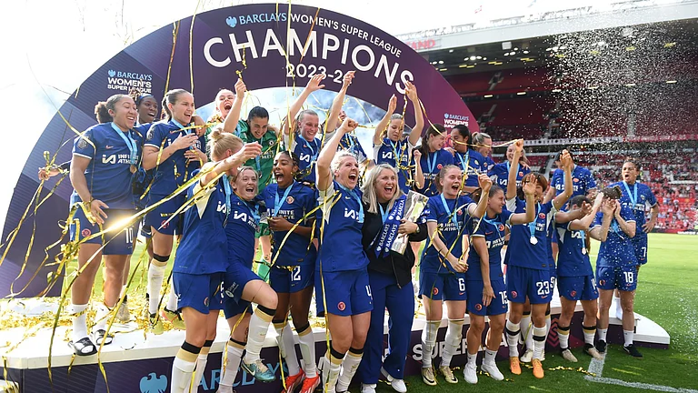 Gareth Taylor has suggested Manchester City's clash with Chelsea could determine the WSL champions - null