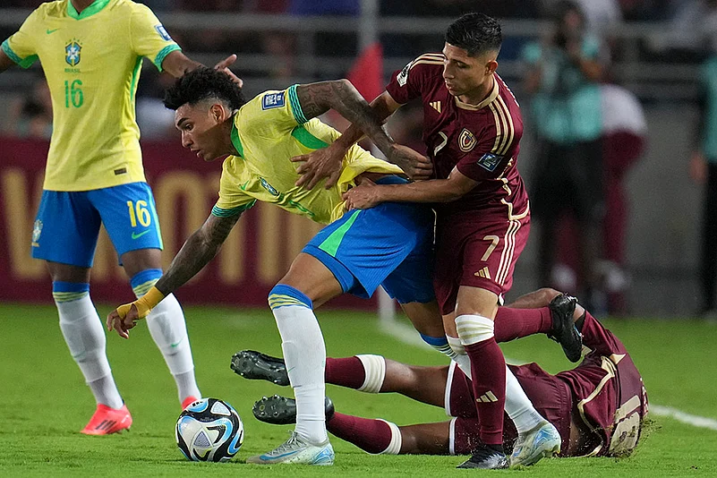 FIFA World Cup 2026 Qualifiers Venezuela vs Brazil soccer match photos_Igor Jesus