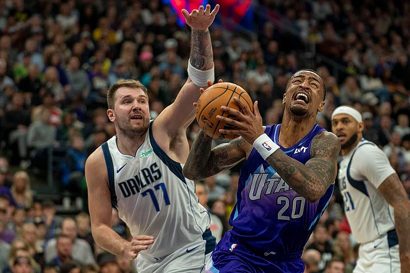 NBA Dallas Mavericks vs Utah Jazz Basketball photo_John Collins