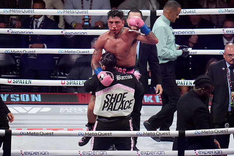 Mario Barrios vs Abel Ramos WBC welterweight title bout match in texas_2