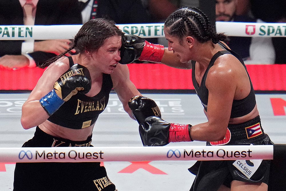 Amanda Serrano vs Katie Taylor womens junior welterweight title bout in texas_5