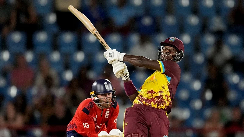 Sherfane Rutherford hits the winning six for West Indies against England in the fourth T20I
