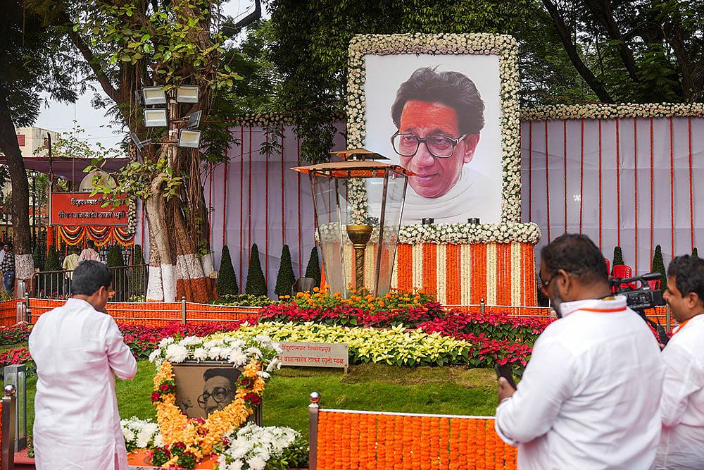| Photo: PTI/Kunal Patil : Bal Thackeray's death Anniversary