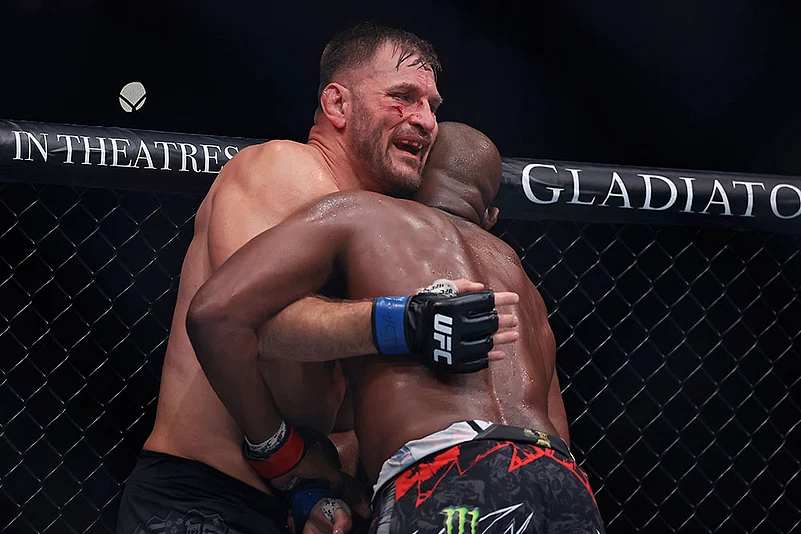 UFC 309 mixed martial arts heavyweight title bout