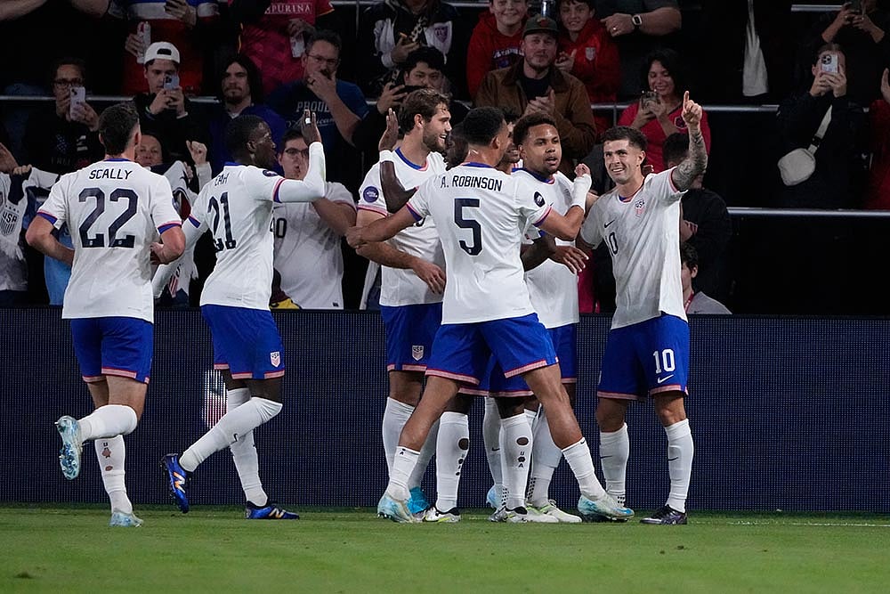 | Photo: AP/Jeff Roberson : Jamaica US CONCACAF Soccer