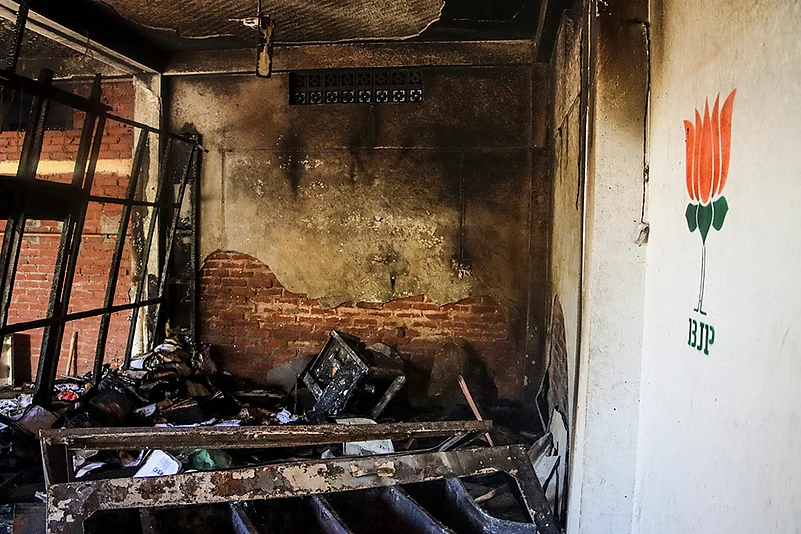 2023–2024 Manipur violence, Kuki and Meitei conflict_Manipur ministers house set on fire