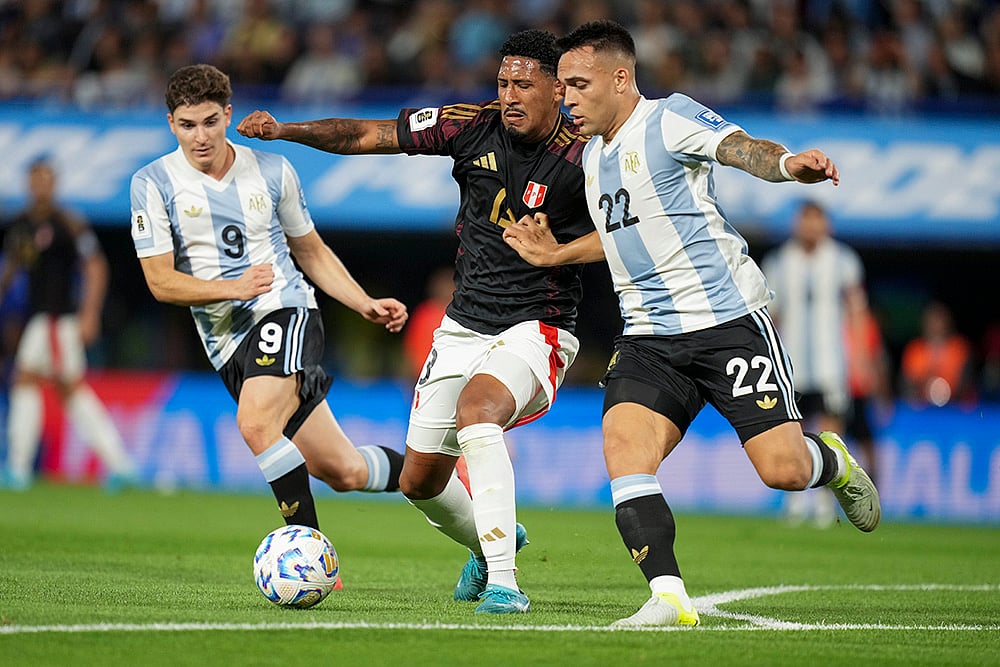 FIFA Soccer World Cup 2026 Qualifiers Argentina Vs Peru football match_Rodrigo De Paul 