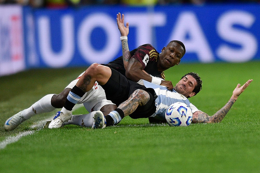 FIFA Soccer World Cup 2026 Qualifiers Argentina Vs Peru football match_Rodrigo De Paul