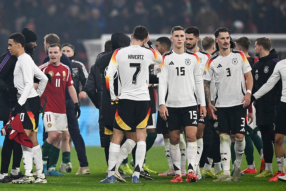 Nations League Soccer: Germany's players leave the pitch after the match against Hungary - | Photo: AP/Denes Erdos