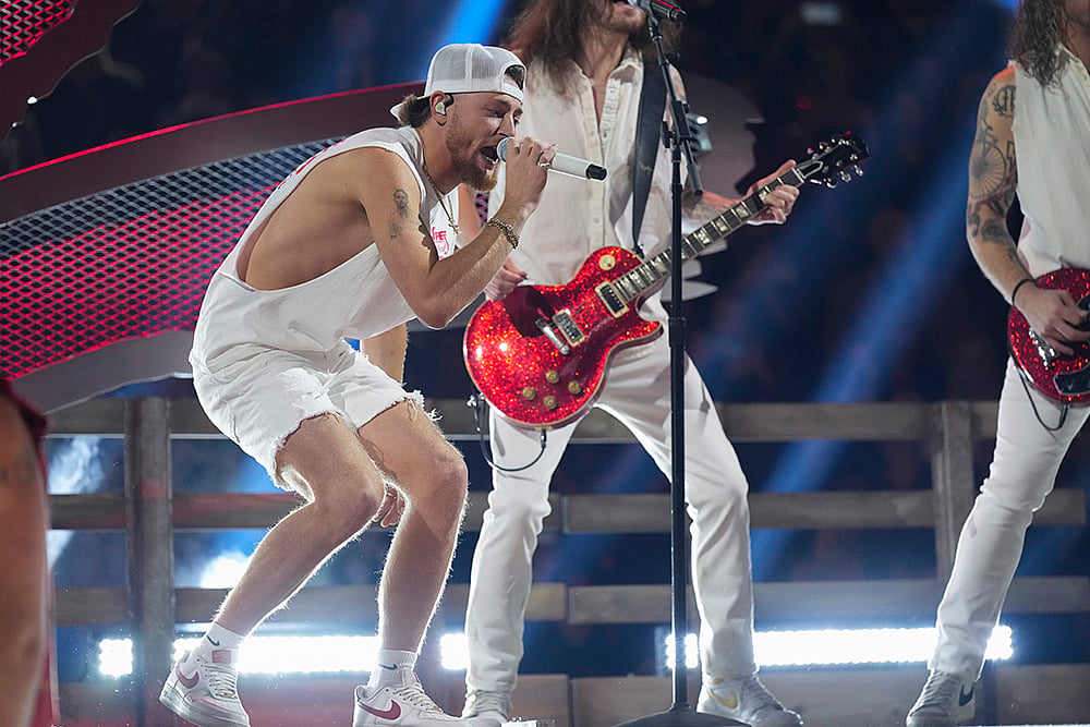 58th Annual CMA Awards photos_Bailey Zimmerman