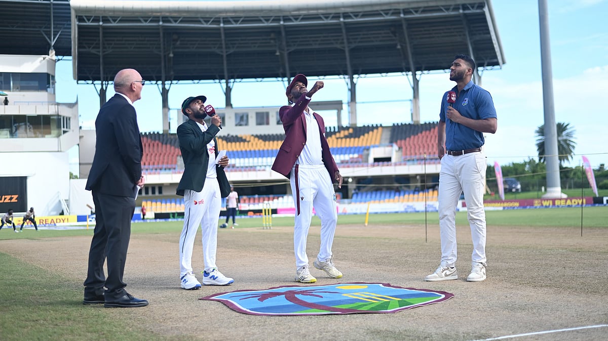 X/windiescricket : WI vs BAN 2nd Test LIVE Score: West Indies skipper Kraigg Brathwaite flips the coin (c) during the toss.