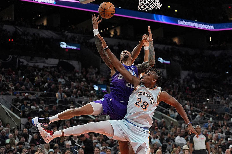 NBA Basketball San Antonio Spurs vs Utah Jazz match gallery_