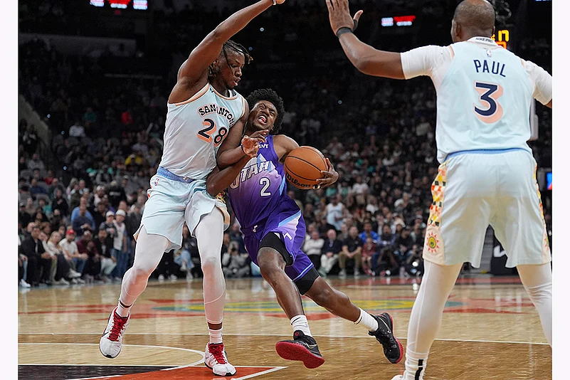 NBA Basketball San Antonio Spurs vs Utah Jazz match gallery_Collin Sexton