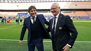 Napoli head coach Antonio Conte with new Roma boss Claudio Ranieri