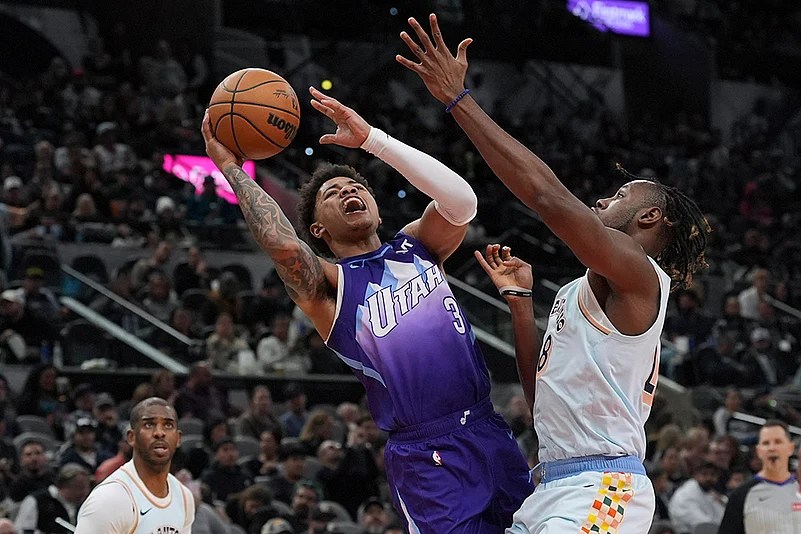 NBA Basketball San Antonio Spurs vs Utah Jazz match gallery_ Keyonte George