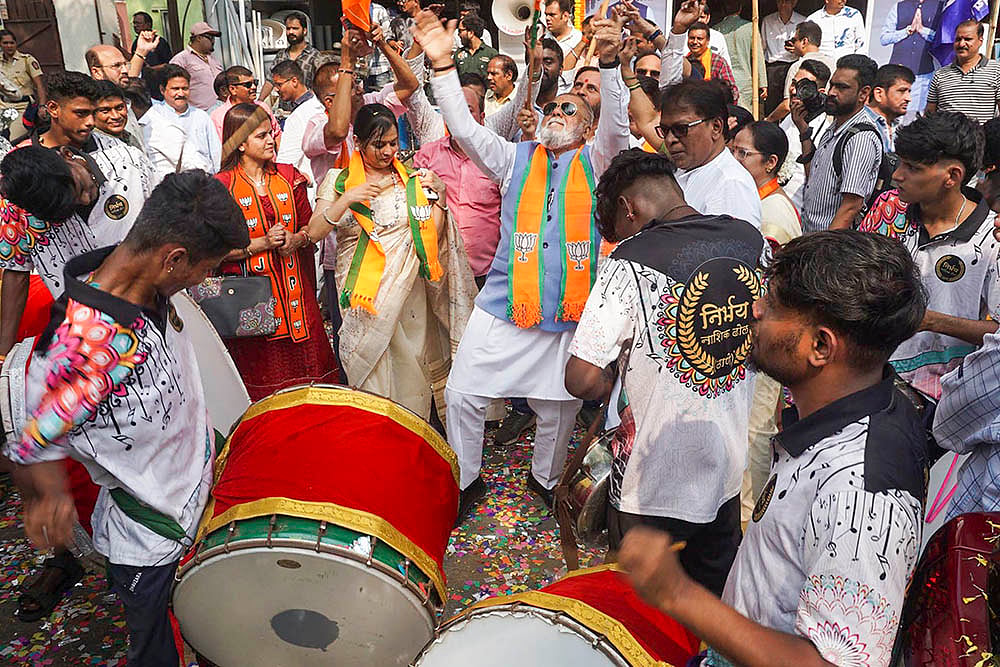 Maharashtra assembly polls 2024 - Mahayuti celebration photos_9