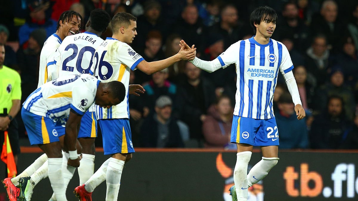 Brighton celebrate Mitoma's goal - null