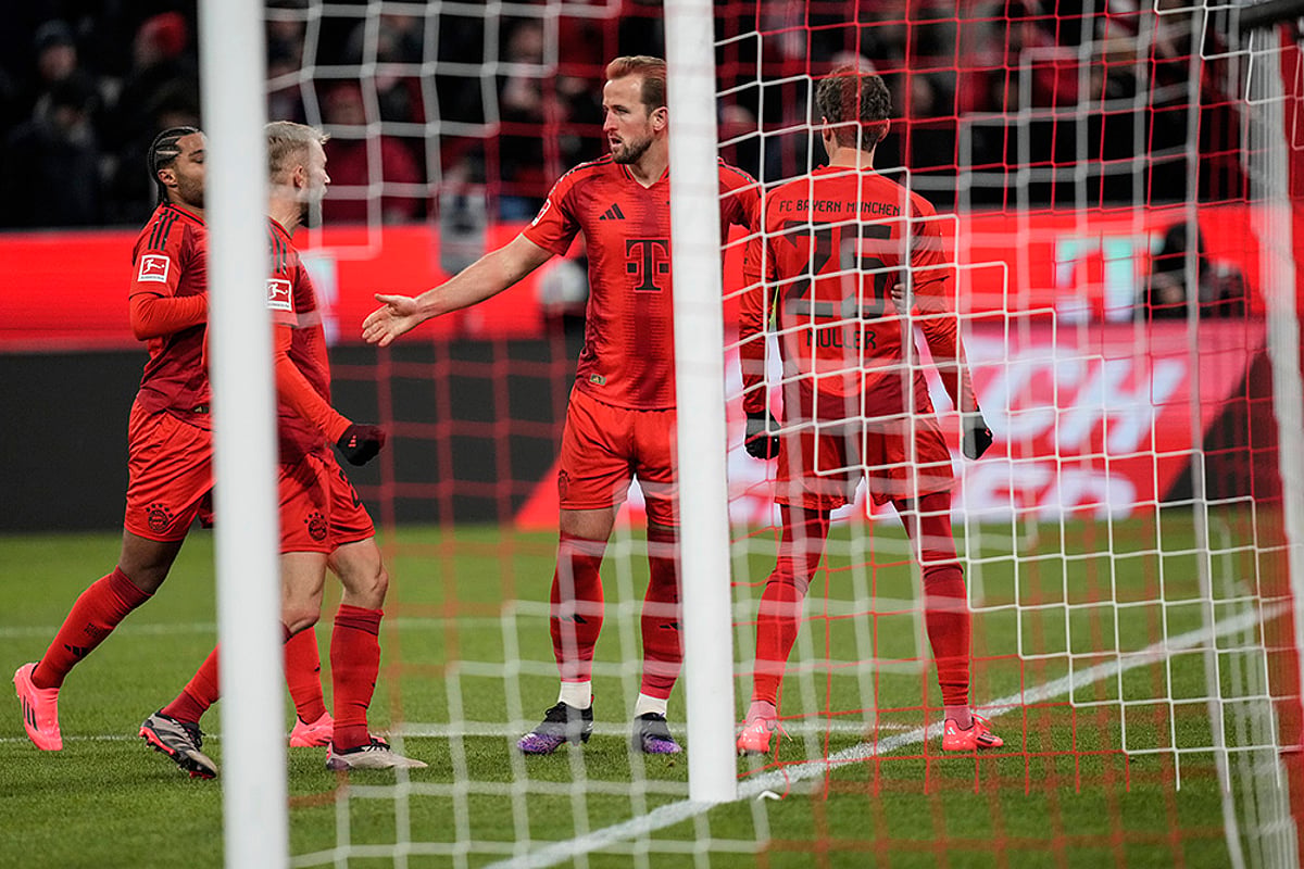Germany Soccer Bundesliga Bayern Munich vs Augsburg Football gallery_Harry Kane