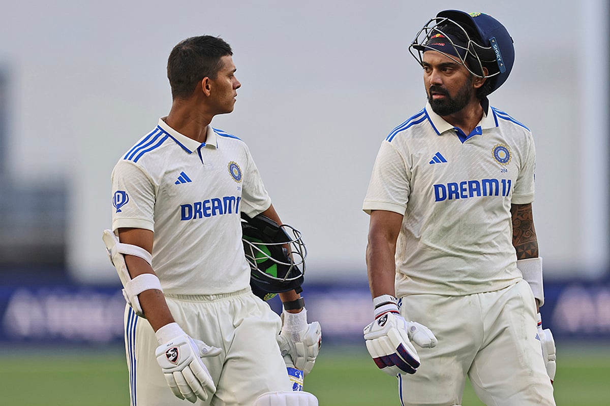 Border-Gavaskar Trophy Cricket India Vs Australia 1st Test Day 2_Yashasvi Jaiswal, left, KL Rahul