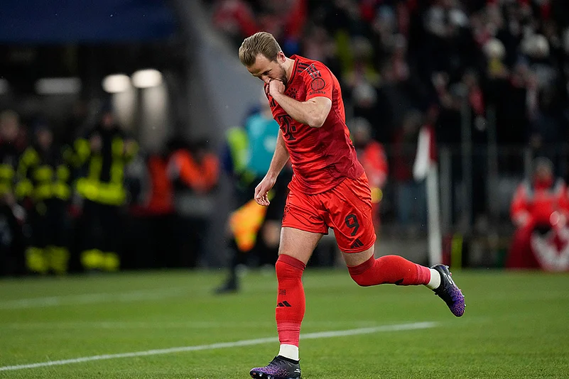 Germany Soccer Bundesliga Bayern Munich vs Augsburg Football gallery_Harry Kane