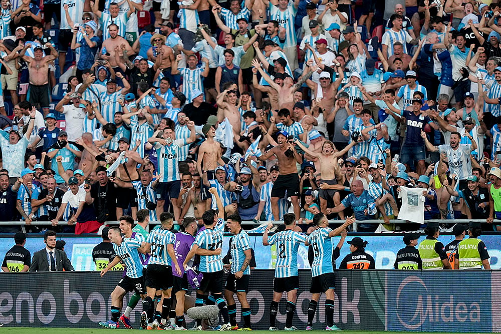 Copa Sudamericana 2024 final Argentinas Racing Club vs Brazils Cruzeiro gallery_Roger Martinez