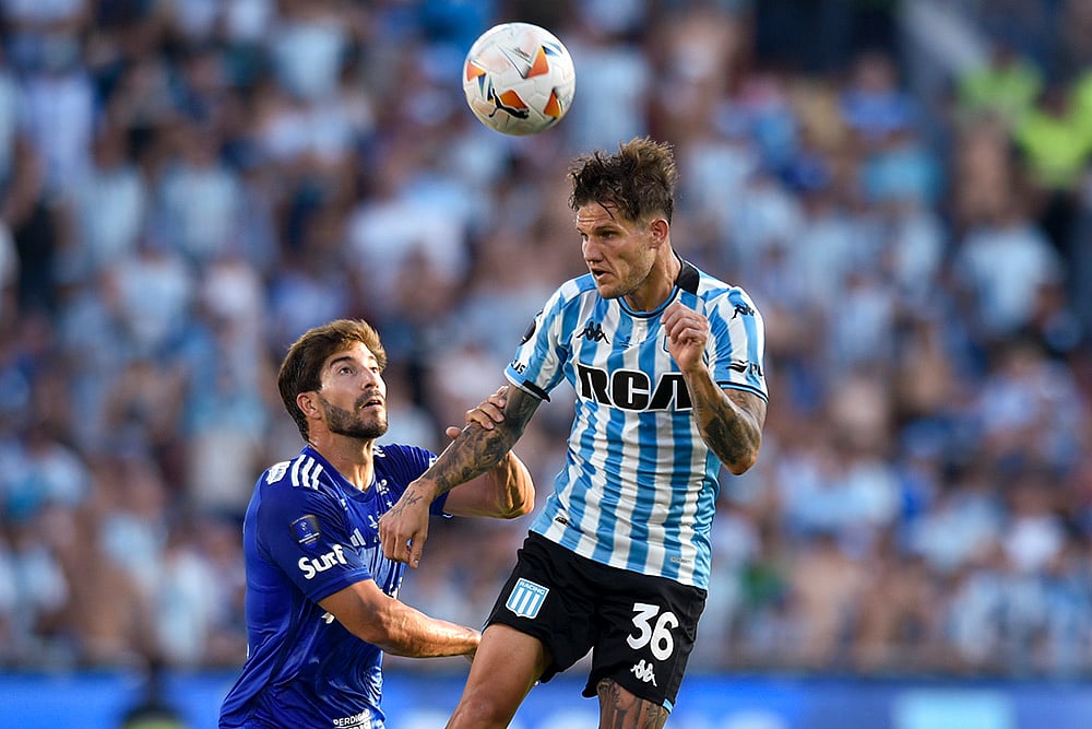 Copa Sudamericana 2024 final Argentinas Racing Club vs Brazils Cruzeiro gallery_Lucas Silva