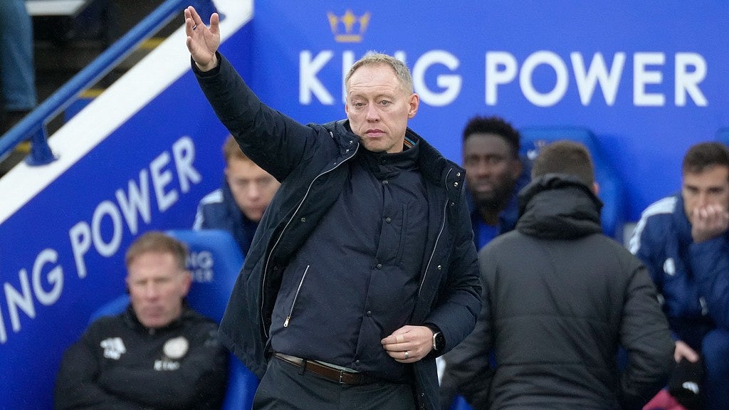 AP/Dave Shopland : Leicester City's axed coach Steve Cooper gestures during his team's 1-2 loss to Chelsea in the Premier League.