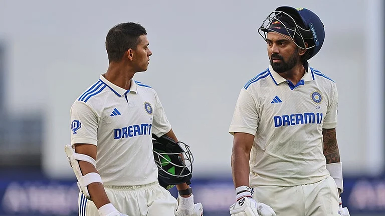 India's Yashasvi Jaiswal, left, and teammate KL Rahul leave the field at the end of play. - Photo: AP/Trevor Collens