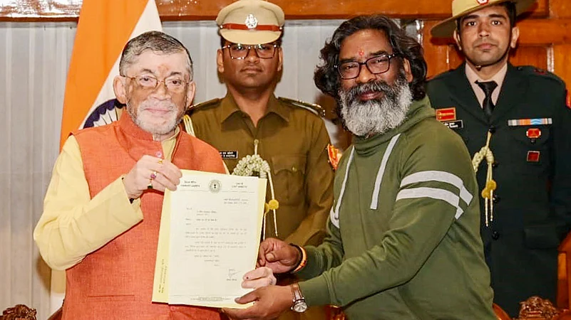 Hemant Soren will take oath at 18 November
