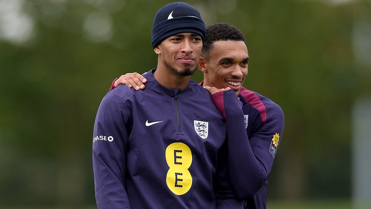 England team-mates Trent Alexander-Arnold and Jude Bellingham. - null