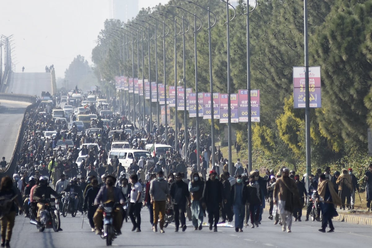 AP : Protests By Imran Khan’s Supporters In Pakistan|