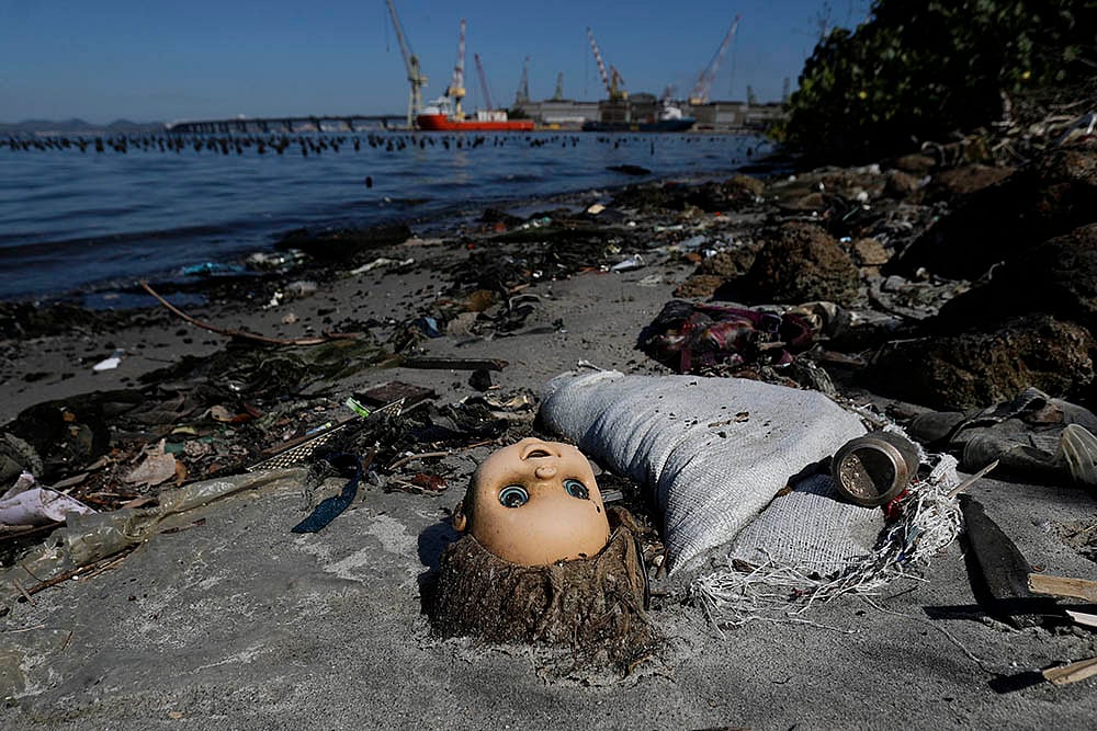 Plastic Pollution Photo Gallery: Rio de Janeiro, Brazil Plastic Pollution