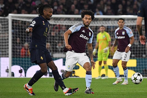 Champions League 2024-25: Juventus' Khephren Thuram passes the ball by Aston Villa's Boubacar Kamara 
