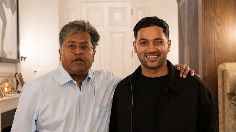 IPL founder Lalit Modi with Youtuber Raj Shamani. - Photo: X | Avinash Singh Pal