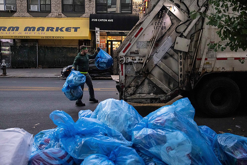Plastic Pollution Photo Gallery: New York, USA Plastic Pollution