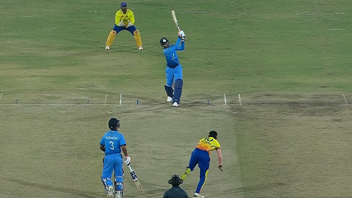 Mumbai captain Shreyas Iyer batting against Maharashtra in the Syed Mushtaq Ali Trophy 2024. - Photo: X | BCCI Domestic