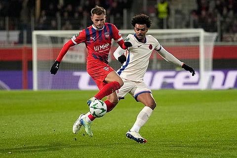 Europa Conference League: Heidenheim's Leo Scienza, left, and Chelsea's Renato Veiga vie for the ball