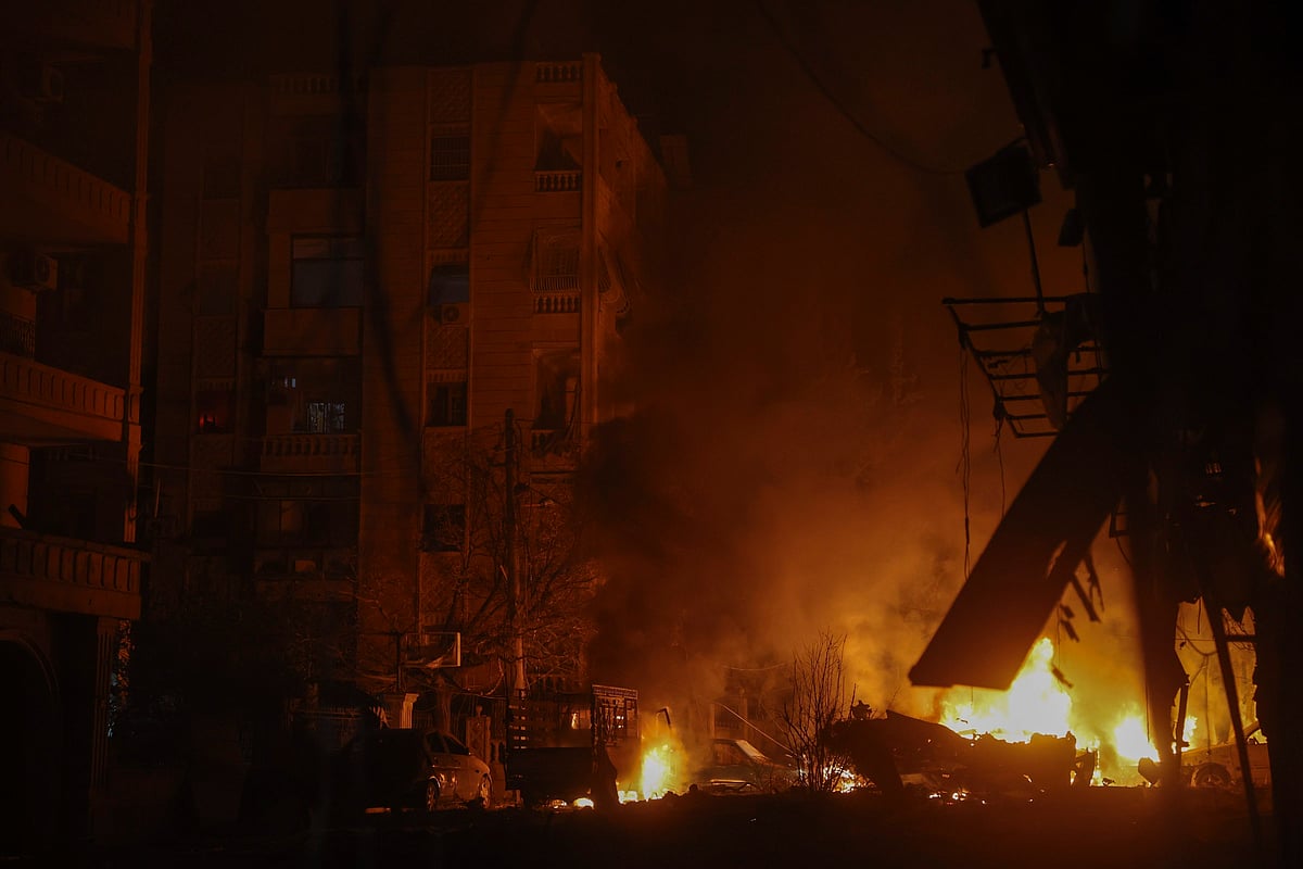 AP : Airstrike against opposition fighters in Aleppo, Syria,