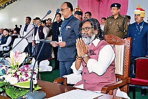 Photo Courtesy: Government Of Jharkhand : Buoyant Return: Hemant Soren takes oath as chief minister in Ranchi on November 28