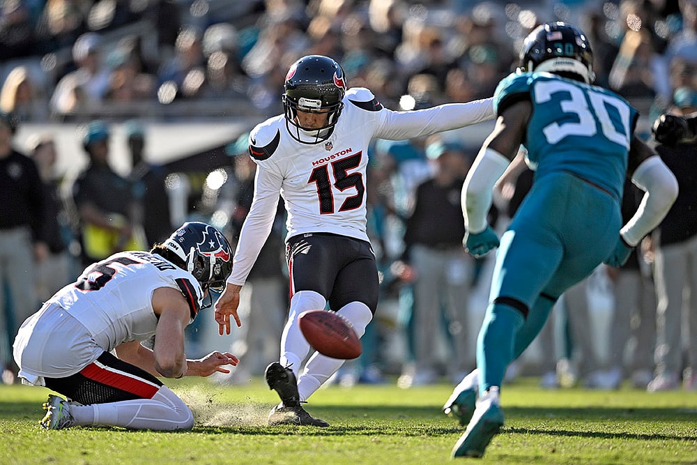 Houston Texans vs Jacksonville Jaguars NFL Football photo gallery: Kaimi Fairbairn