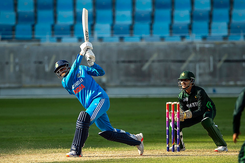 Emirates Asia Cup U-19 Cricket India vs Pakistan photo: Kiran Chormale