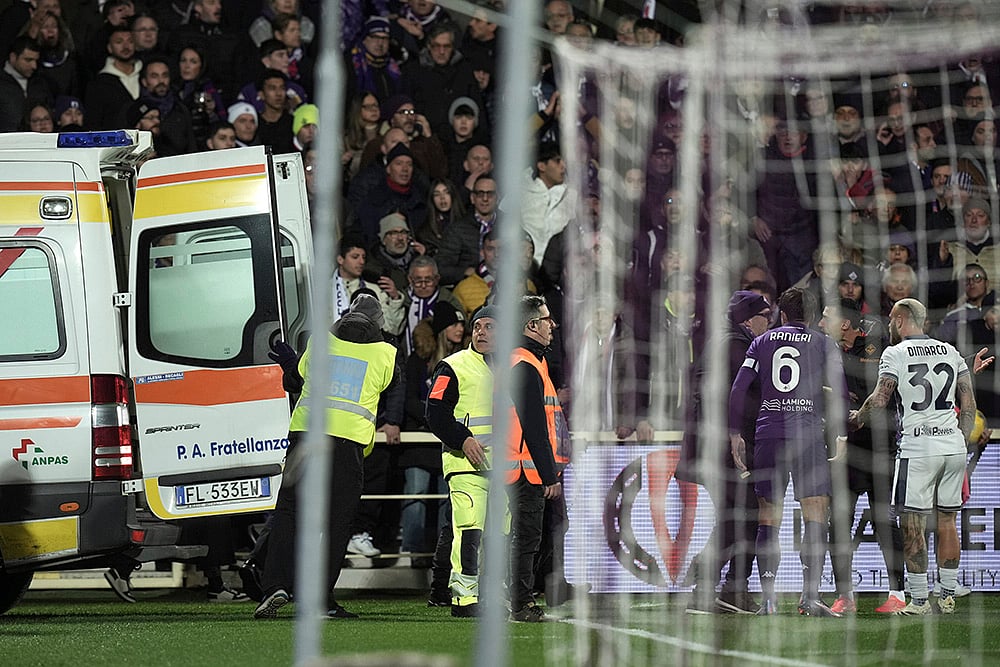 Italy Serie A soccer Fiorentina Vs Inter Milan football Edoardo Bove incident photo gallery
