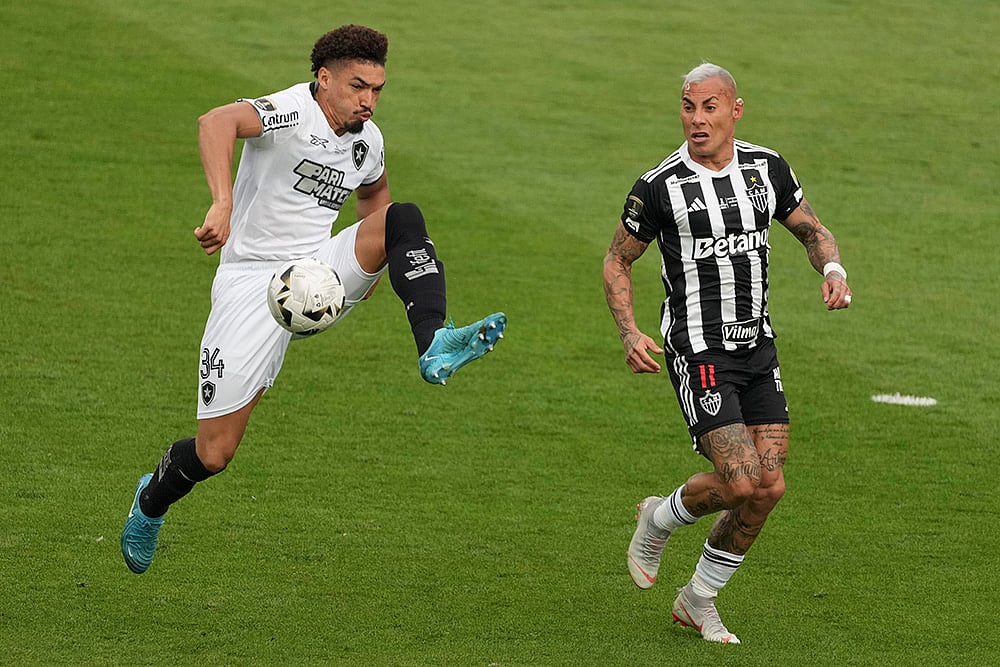 Copa Libertadores Final Botafogo vs Atletico Mineiro football gallery: Adryelson 